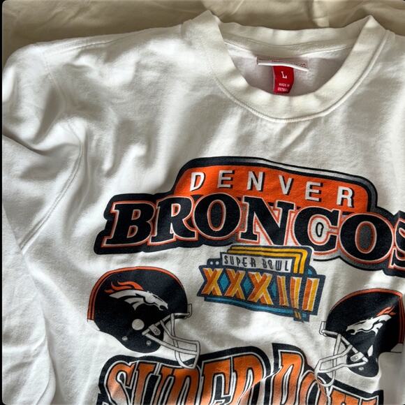 SALE💝 Vintage Denver Broncos Super Bowl Champions Sweatshirt - Picture 2 of 5
